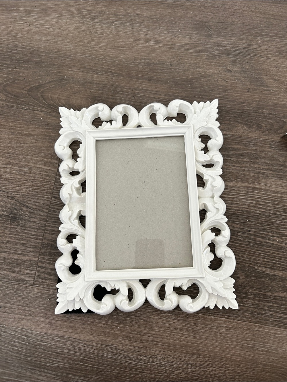 Like New - Wood Ornate White Decorative Photo Frame - 8x10